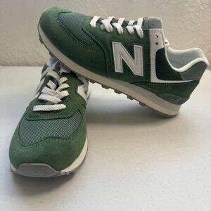 NEW - New balance 574 Men size 8.5